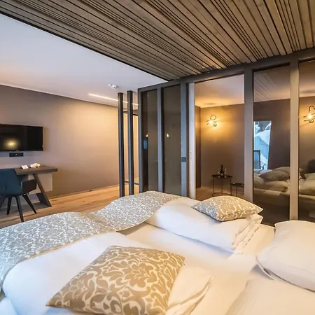 Hotel Mondschein 4*