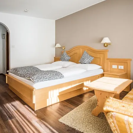 Hotel Mondschein 4*