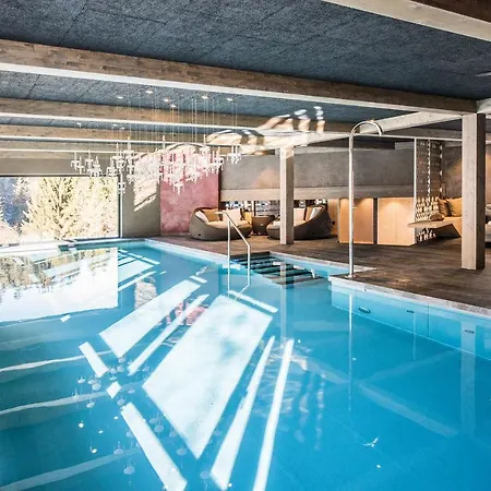 Hotel Mondschein 4*